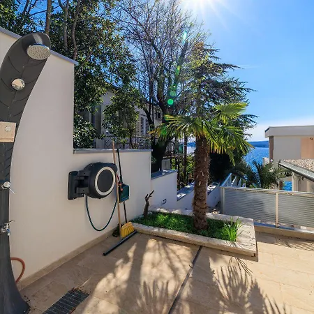 Modernes Direkt Am Mit Aussendusche, Meerblick, Wifi Appartamento Crikvenica