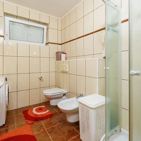 Appartamento Modernes Direkt Am Mit Aussendusche, Meerblick, Wifi Crikvenica
